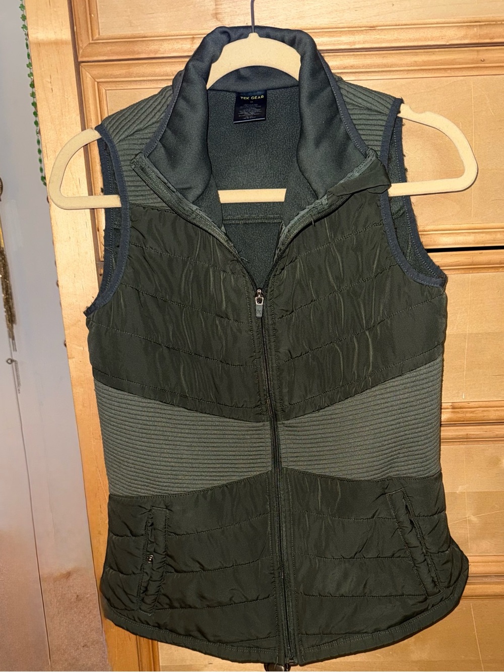 tek gear Olive Green Quilted thin Sleeveless Vest